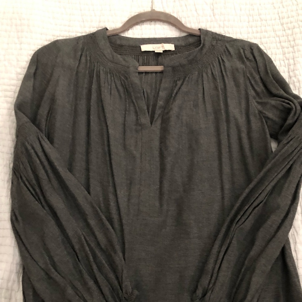 Split neck grey cotton loft shirt with soft balloon sleeves xs